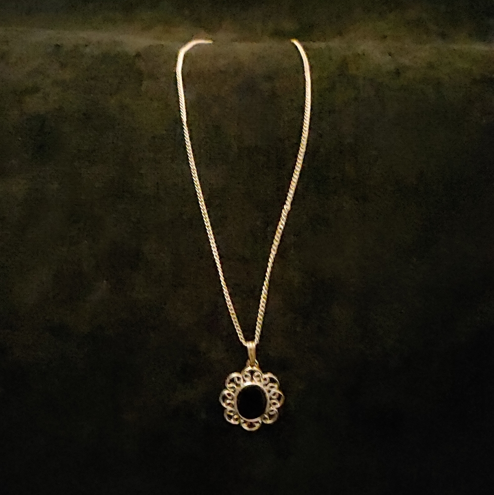 Vtg  Sarah Coventry "Jet" Filigree Necklace